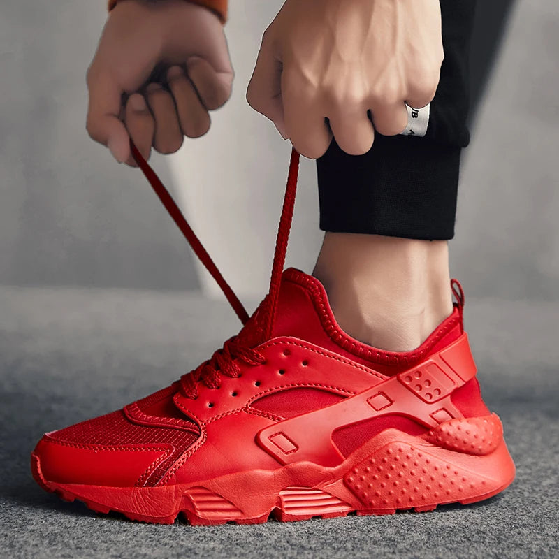 Men's sneakers, breathable, with cushioning.